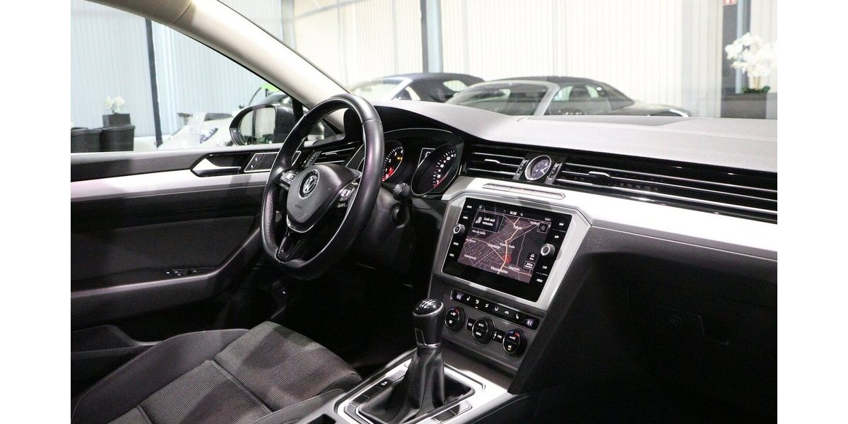 VW Passat 1.4 TSI Comfortline NAVI-DM+APPLE+ANDROID 159.000 km 12.111 &euro; Hamm 59077