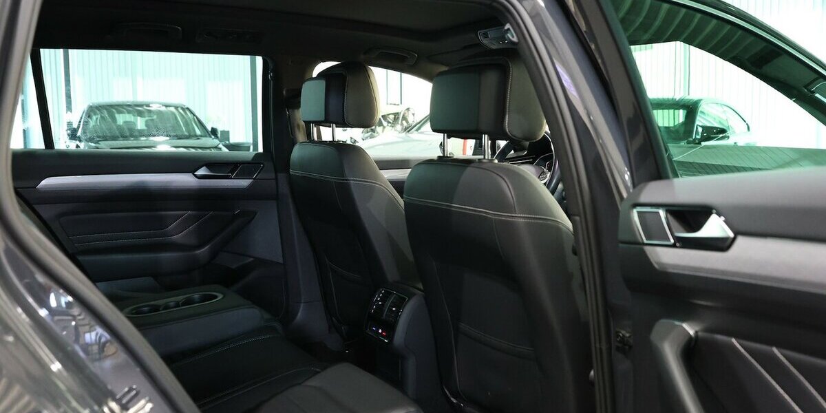 VW Passat Variant 2.0 TDI DSG BUSINESS IQ PANORAMA 122.000 km 22.444 &euro; Hamm 59077