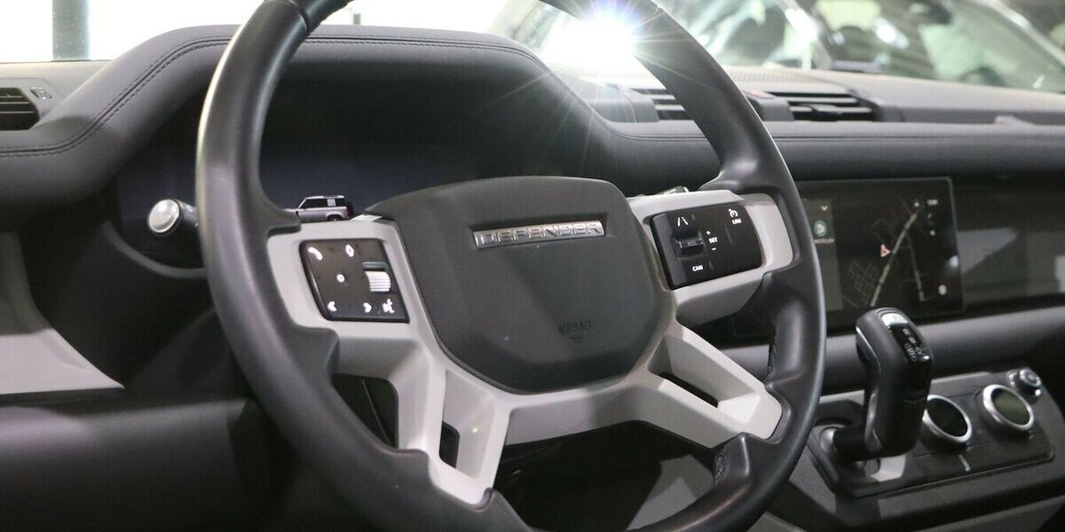 Land Rover Defender D200 90S / 6-SITZER / PANORAMA-SEITEN 69.000 km 52.991 &euro; Hamm 59077