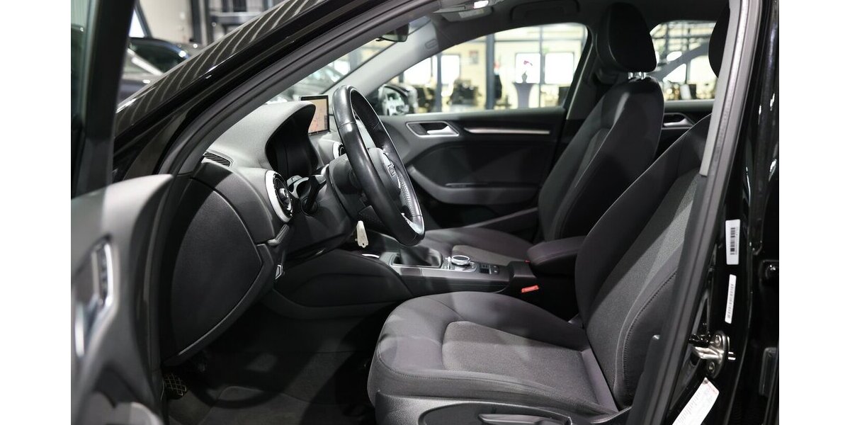 Audi A3 LIMOUSINE 1.4 TFSI BUSINESS / VIRTUAL-COCKPIT 119.000 km 15.993 &euro; Hamm 59077