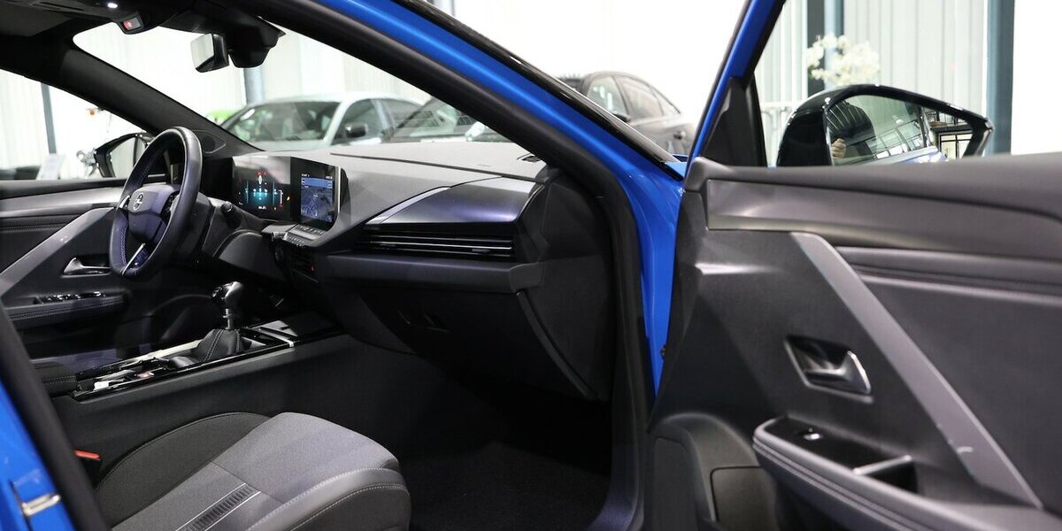 Opel Astra L 1.2 T LIMO GS-SPORT TECH / BLUE & BLACK 13.000 km 21.555 &euro; Hamm 59077