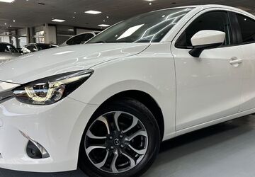 Mazda 2 113.000 km 9.690 &euro; Hamm 59067