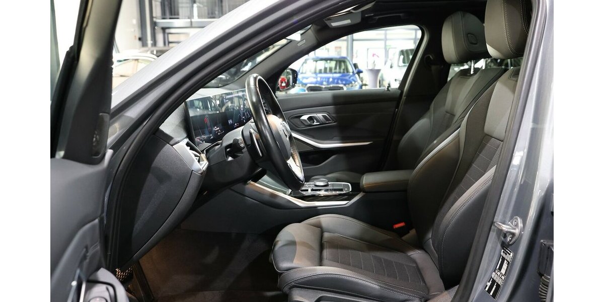 BMW 318d Touring SPORT / PANORAMA,LEDER,CURVED+HUD 53.000 km 29.833 &euro; Hamm 59077