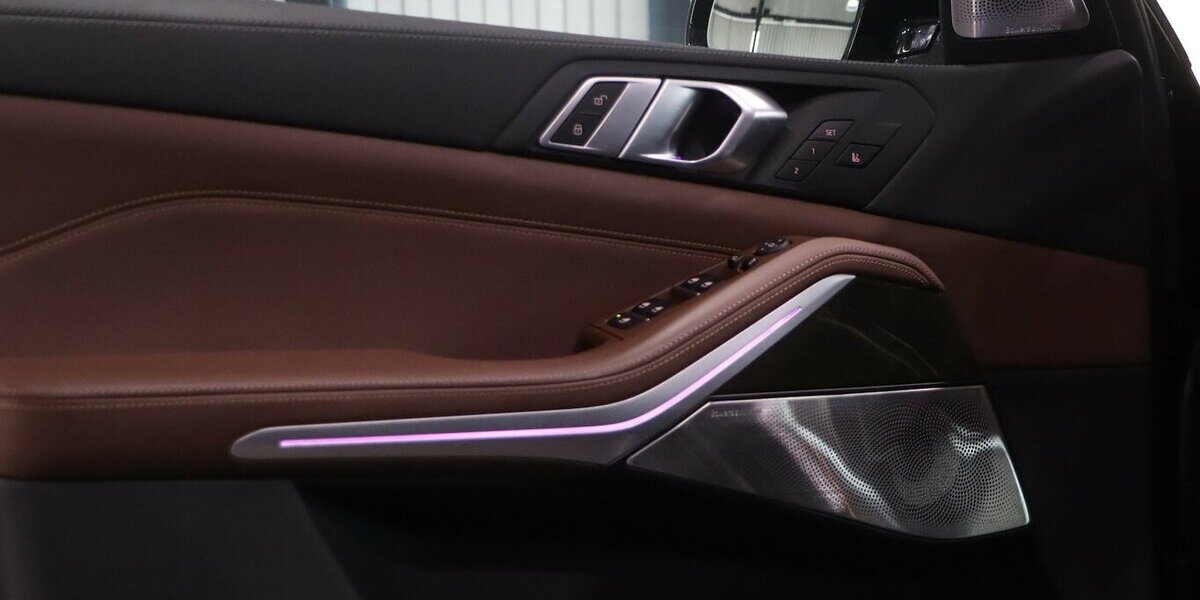 BMW X5 xDrive 40d INDIVIDUAL M-SPORTPAKET SKY-LOUNGE 116.847 km 52.777 &euro; Hamm 59077