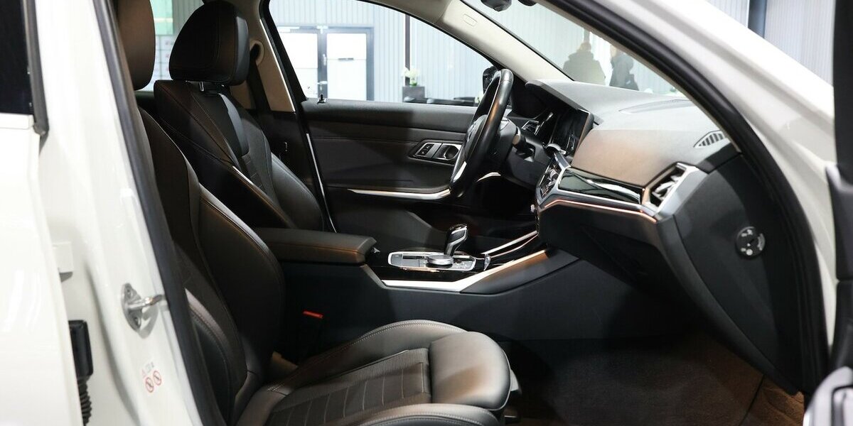 BMW 318d SPORT-LINE / LEDER, LIVE-COCKPIT-PRO, LED 107.000 km 27.333 &euro; Hamm 59077