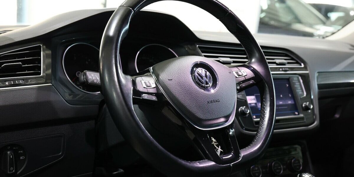 VW Tiguan 2.0 TDI HIGHLINE / LED, ACC+LANE, AHK 141.000 km 18.777 &euro; Hamm 59077