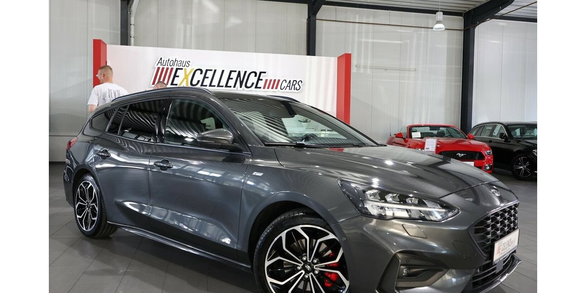 Ford Focus Tunier 1.5 EB ST-LINE-X SPORT / PANORAMA 108.000 km 17.991 &euro; Hamm 59077
