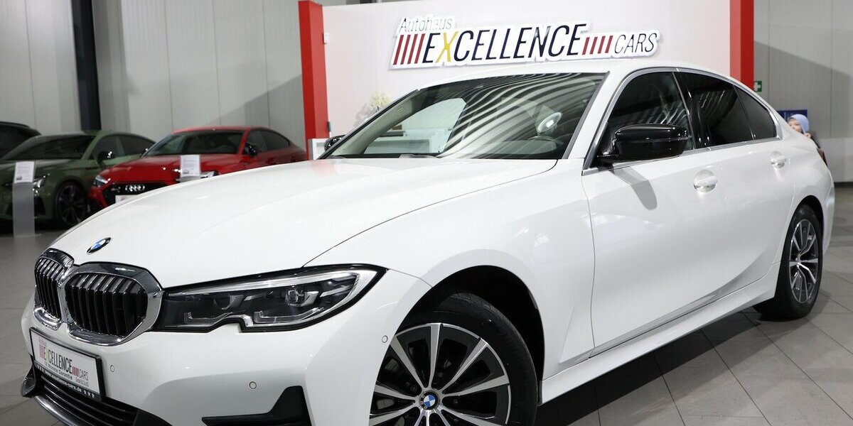 BMW 318d SPORT-LINE / LEDER, LIVE-COCKPIT-PRO, LED 107.000 km 27.333 &euro; Hamm 59077