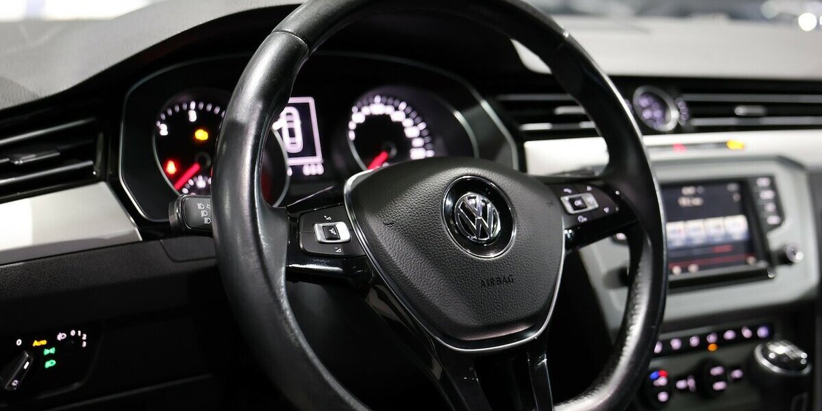 VW Passat 1.6 TDI Comfortline WHITE / MASSAGE+SHZ 176.000 km 10.444 &euro; Hamm 59077