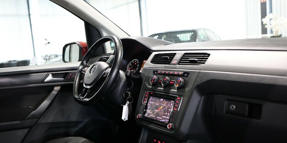 VW Caddy Maxi 1.4 TSI DSG Comfortline / 7-SITZER / 58.000 km 28.444 &euro; Hamm 59077
