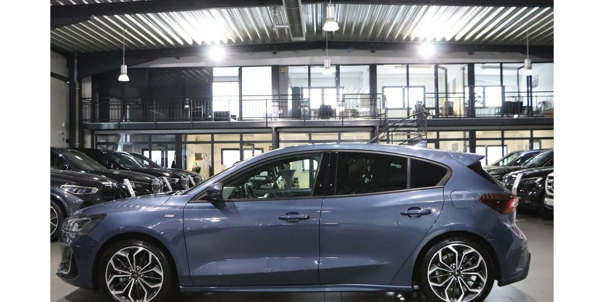 Ford Focus EB HYBRID ST-LINE SPORT VIGNALE MATRIX-LED 34.000 km 22.991 &euro; Hamm 59077