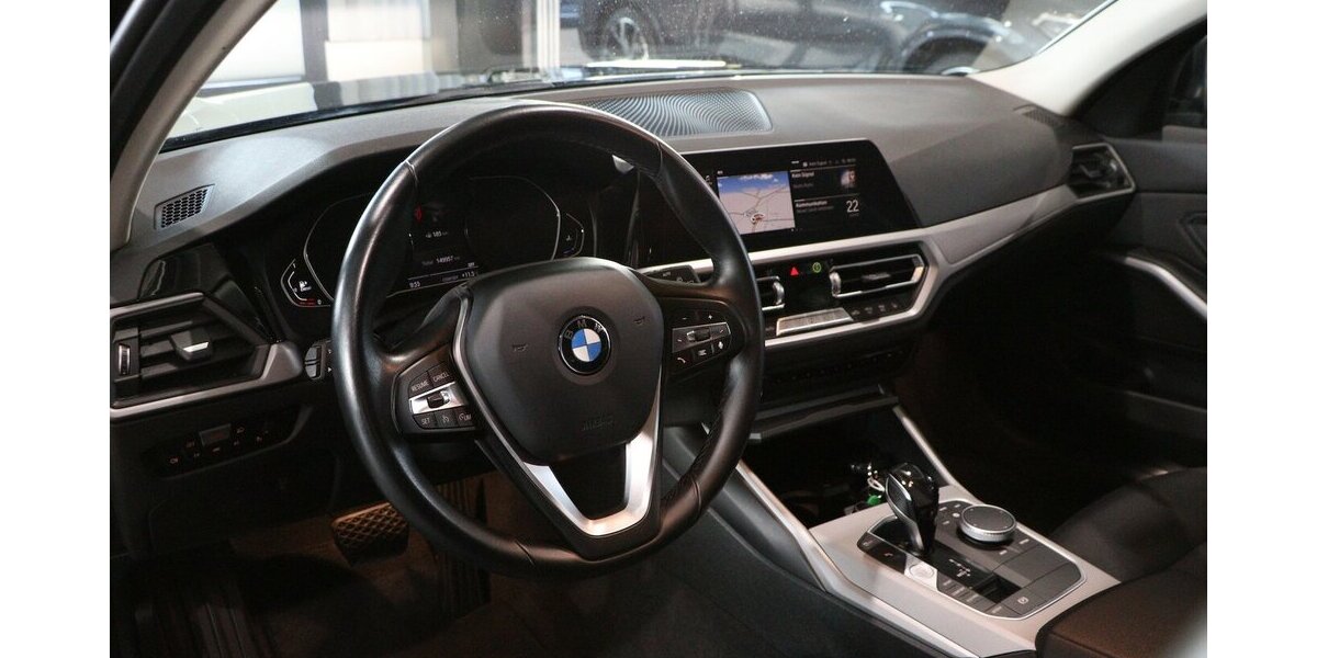 BMW 330d Touring ADVANTAGE / LED / LIVE+NAVI+ 149.000 km 22.444 &euro; Hamm 59077