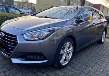 Hyundai i40 156.000 km 11.900 &euro; Hamm 59073