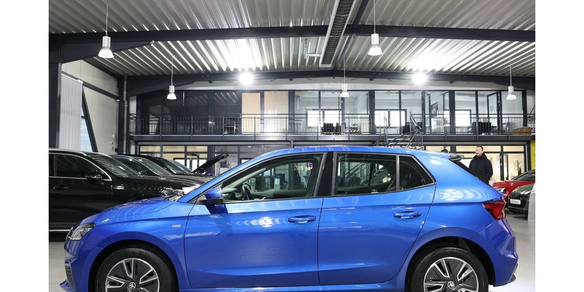 Skoda Fabia 1.0 TOUR RACE BLUE / LED / GROßES-DISPLAY 55.000 km 12.991 &euro; Hamm 59077