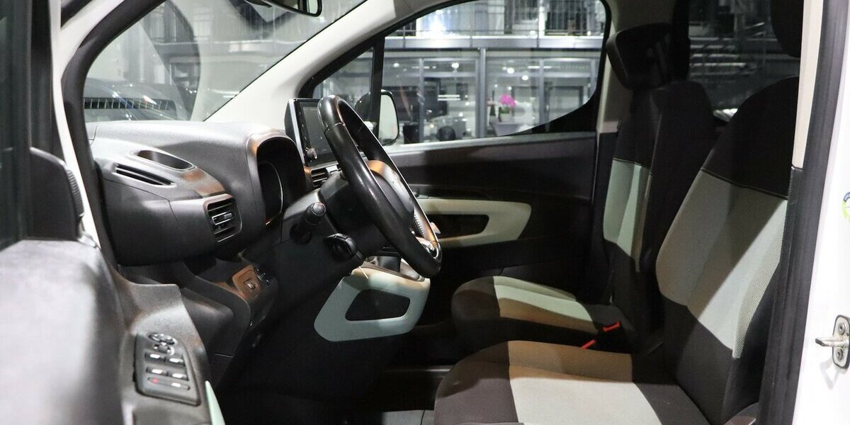 Citroen Berlingo 130 BLUE-HDI SHINE-XL 5-SITZER, 1.HAND 148.000 km 14.221 &euro; Hamm 59077