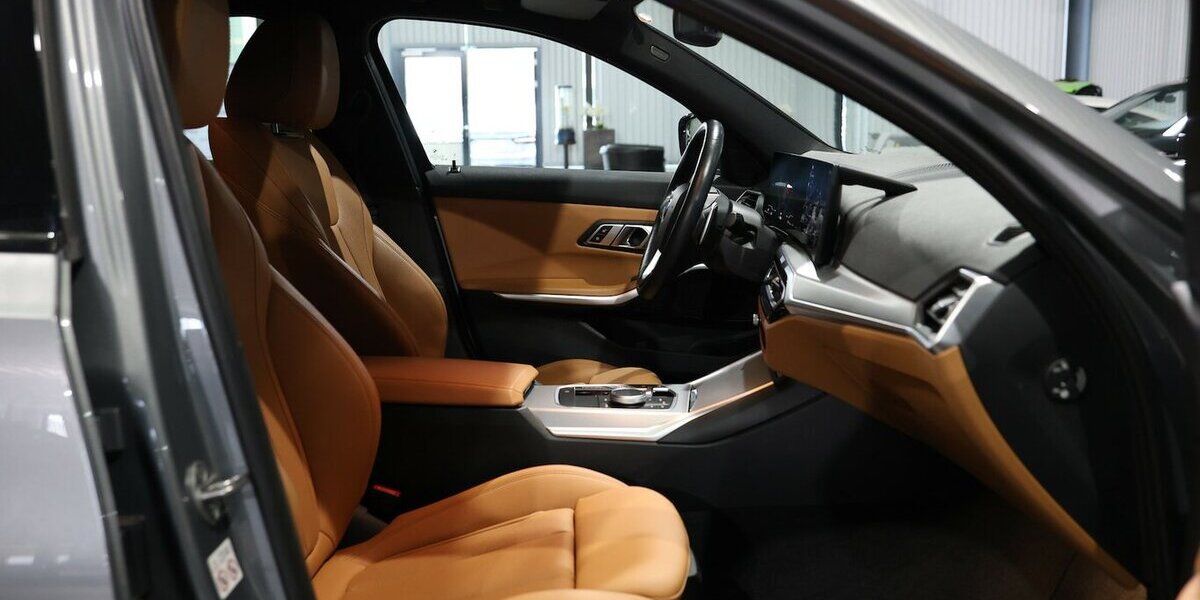 BMW 318d A Touring BUSINESS FACE-LIFT GREY & BROWN 109.000 km 25.993 &euro; Hamm 59077