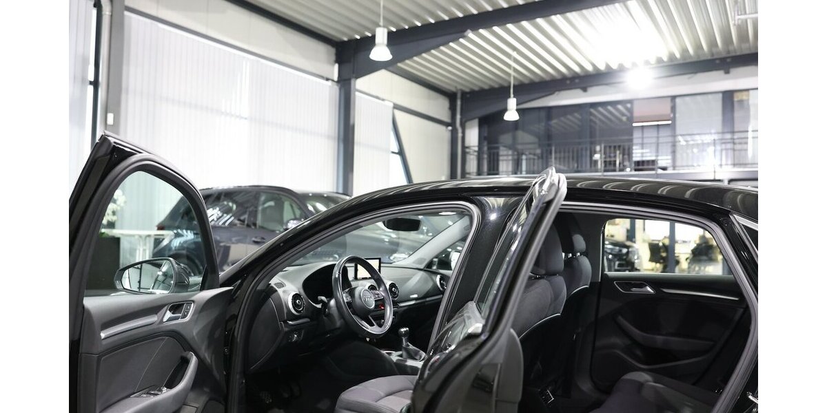 Audi A3 LIMOUSINE 1.4 TFSI BUSINESS / VIRTUAL-COCKPIT 119.000 km 15.993 &euro; Hamm 59077