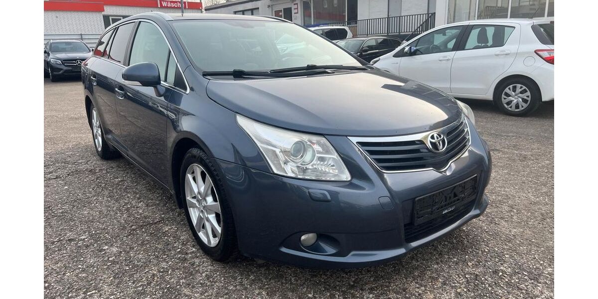 Toyota Avensis 214.843 km 3.600 &euro; Hamm 59067