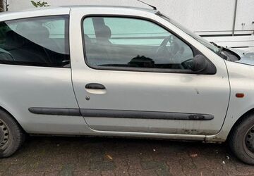 Renault Clio 180.000 km 1.200 &euro; Werl 59457