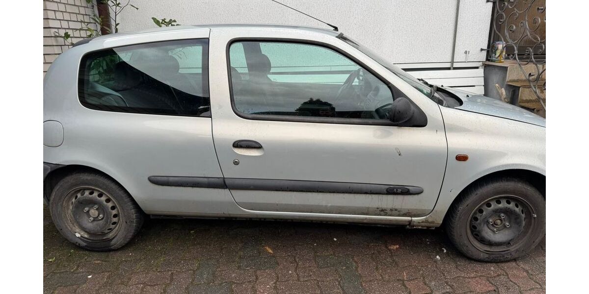 Renault Clio 180.000 km 1.300 &euro; Werl 59457