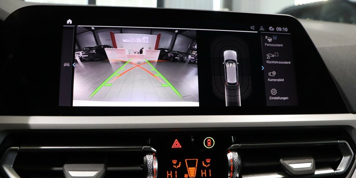 BMW 330e Touring Advantage / VOLL-LEDER-SPORT / LED 95.000 km 24.577 &euro; Hamm 59077