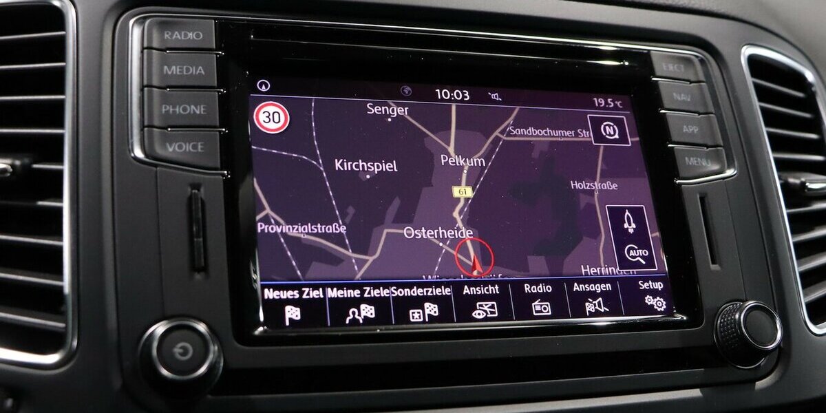 VW Sharan 1.4 TSI BUSINESS HIGHLINE / XENON / TOP 64.000 km 26.991 &euro; Hamm 59077