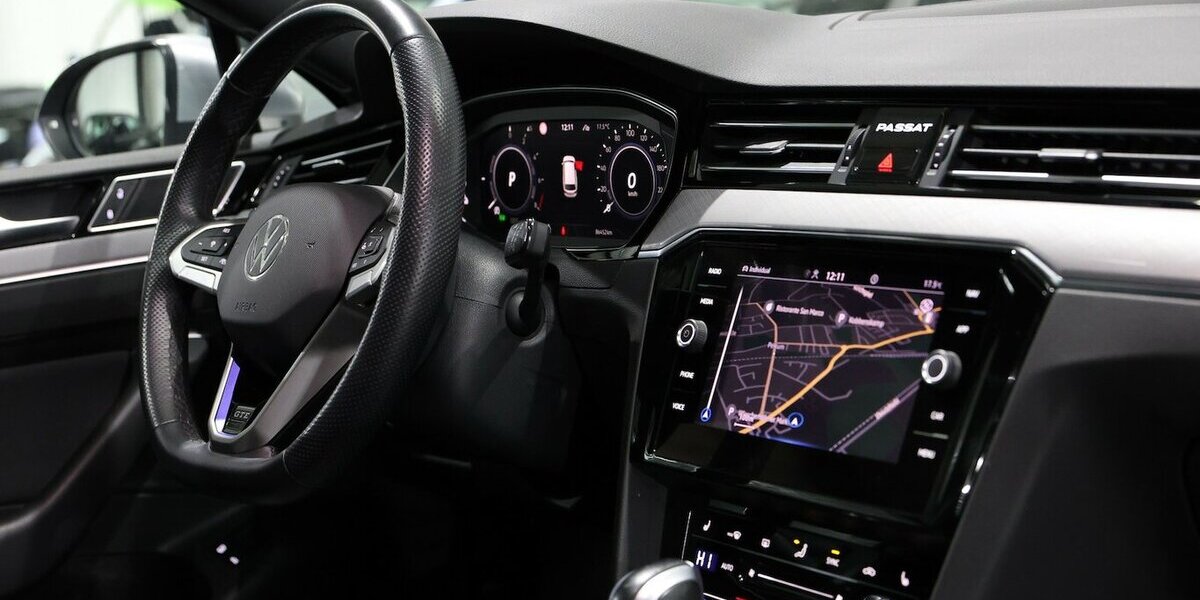 VW Passat Variant GTE DSG IQ BUSINESS R-LINE SPORT 86.000 km 23.991 &euro; Hamm 59077