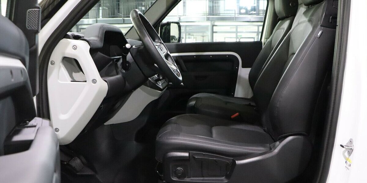 Land Rover Defender D200 90S / 6-SITZER / PANORAMA-SEITEN 69.000 km 52.991 &euro; Hamm 59077