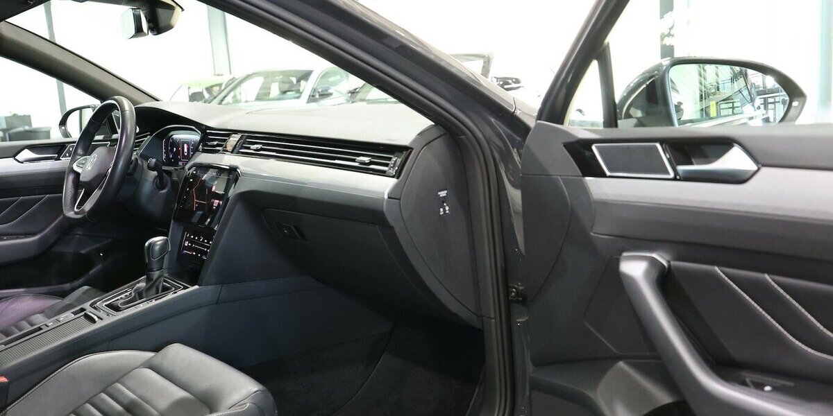 VW Passat Variant 2.0 TDI DSG BUSINESS IQ PANORAMA 122.000 km 22.444 &euro; Hamm 59077