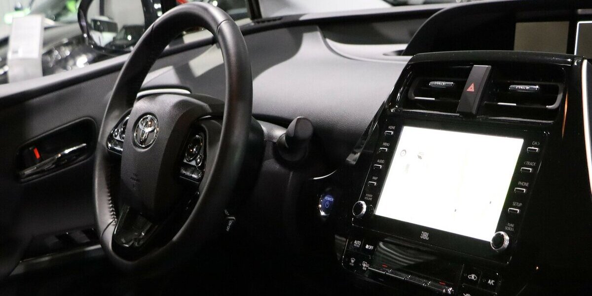 Toyota Prius Plug-in Hybrid EXECUTIVE / LED, VC+HEAD-UP 34.000 km 26.777 &euro; Hamm 59077