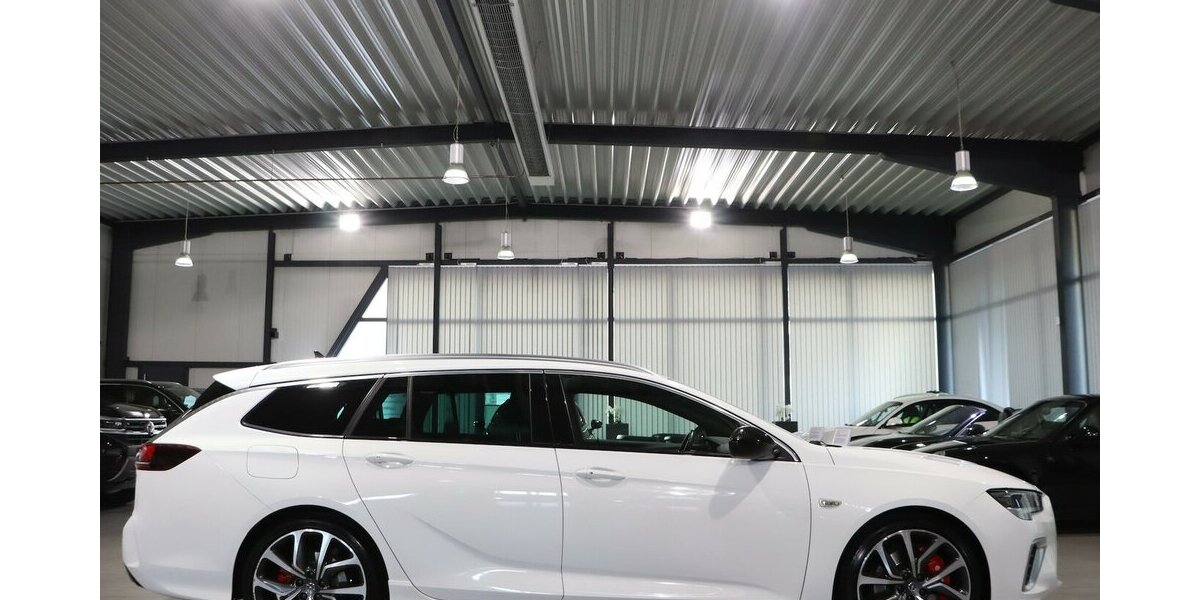 Opel Insignia 2.0 ST 4x4 OPC-LINE GSI WHITE / VC+HUD 140.000 km 19.444 &euro; Hamm 59077